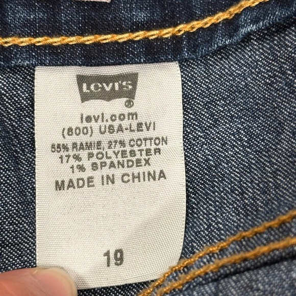 Levi's 528 Women's Curvy Boot Cut Capri Jeans Embellished Floral Stretch Size 19 - Picture 11 of 12